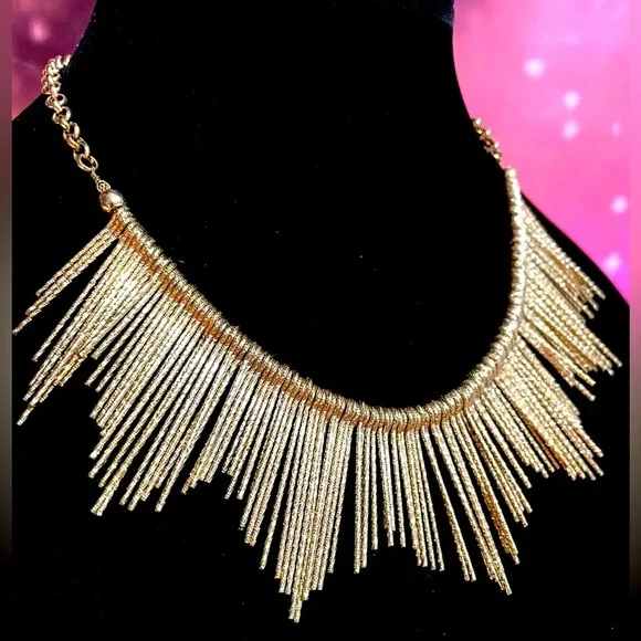 Gold tone spike necklace​​ - Picture 2 of 4